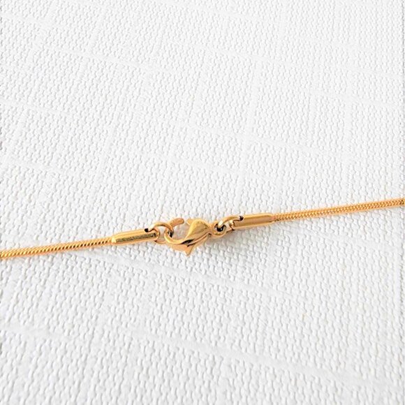 Skeleton key necklace & earring set - Picture 5 of 8